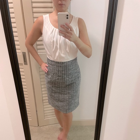 Banana Republic Dresses & Skirts - Banana Republic white and grey two tone dress